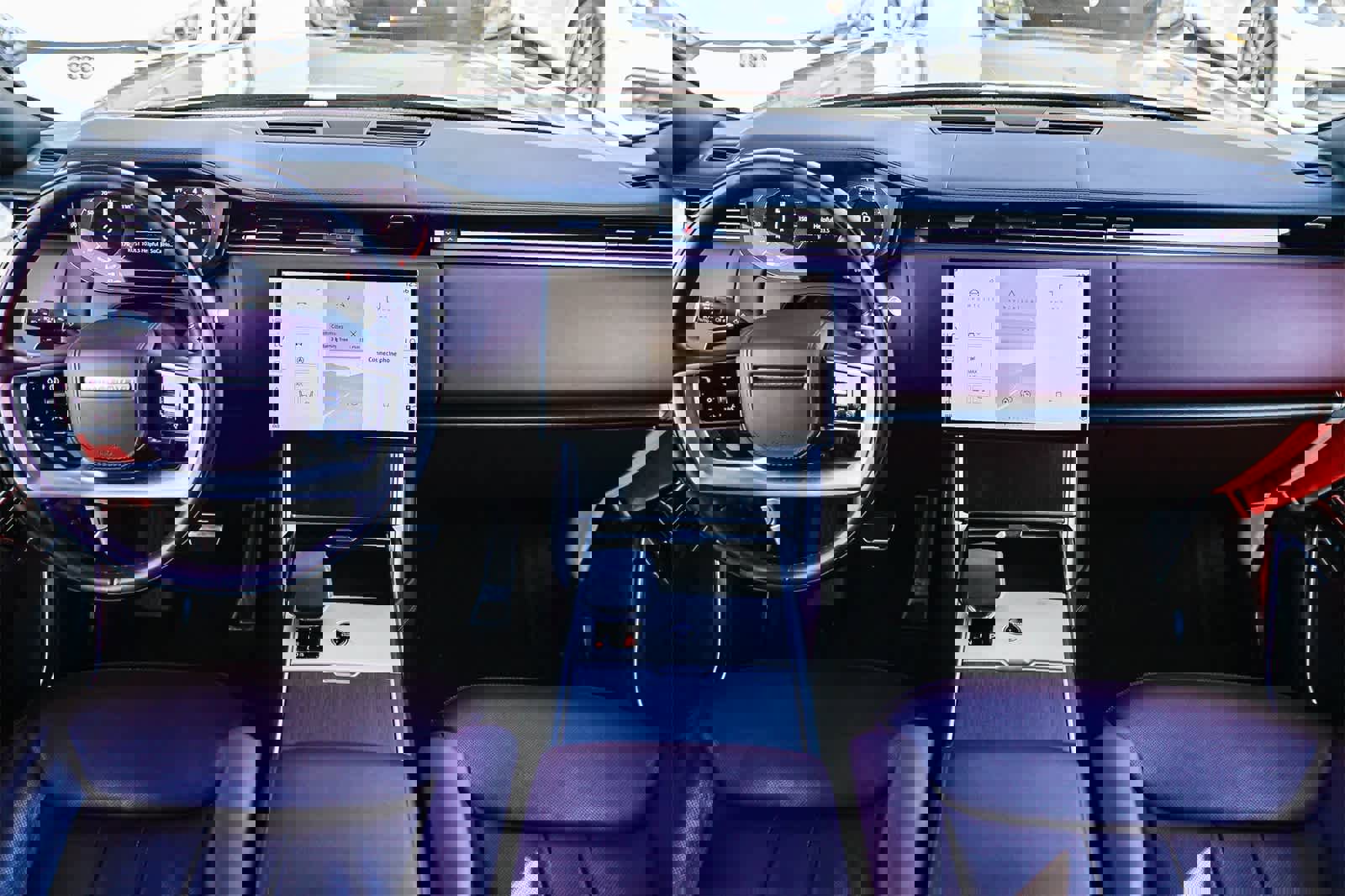 Certified 2024 Land Rover Range Rover SE image 10