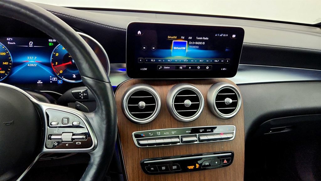 Used 2020 Mercedes-Benz GLC 300 4MATIC image 16