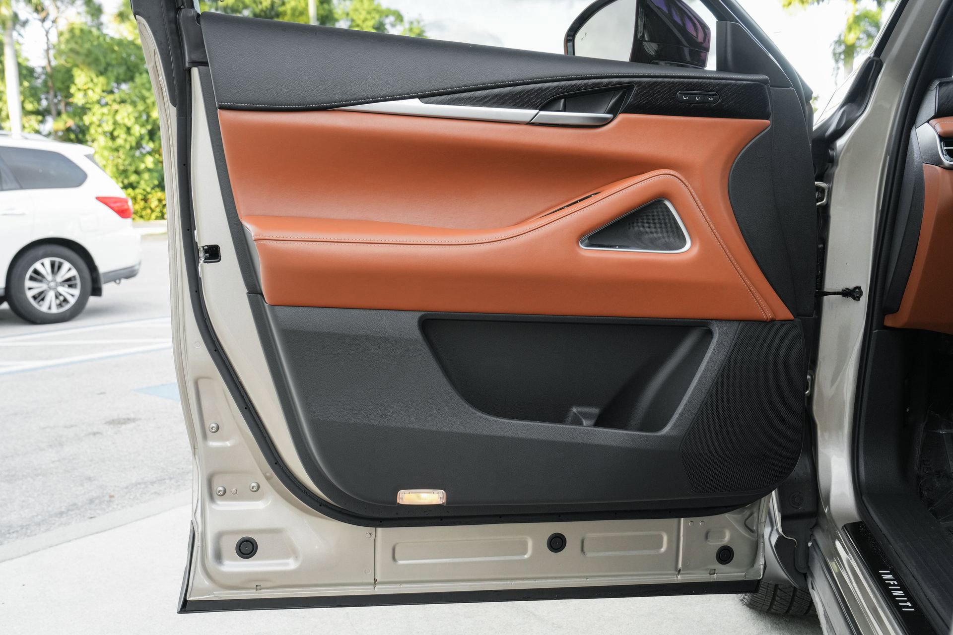 Used 2025 INFINITI QX60 Autograph w/ Cargo Package image 29