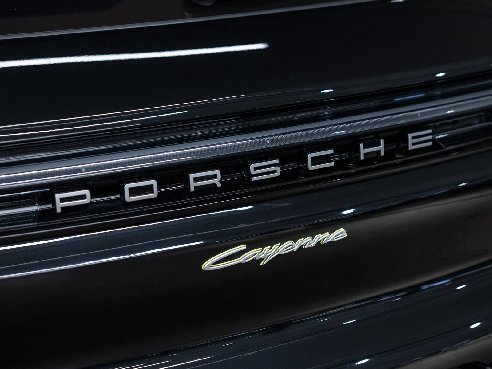 Certified 2026 Porsche Cayenne E-Hybrid AWD/4WD image 23