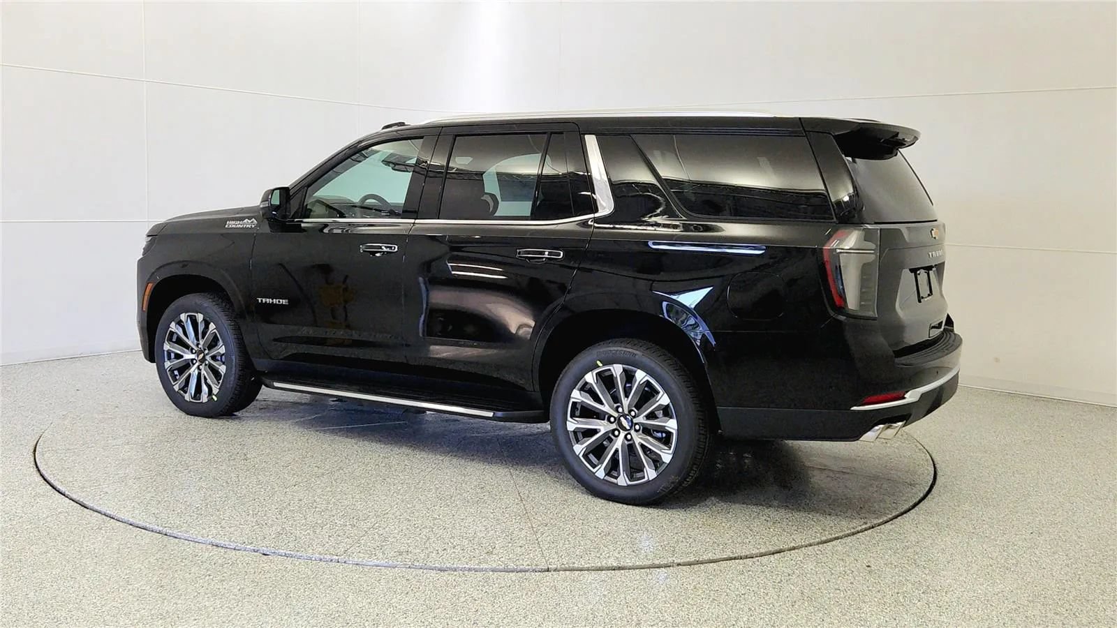 New 2026 Chevrolet Tahoe High Country w/ Sun And Tow Package AWD/4WD image 5