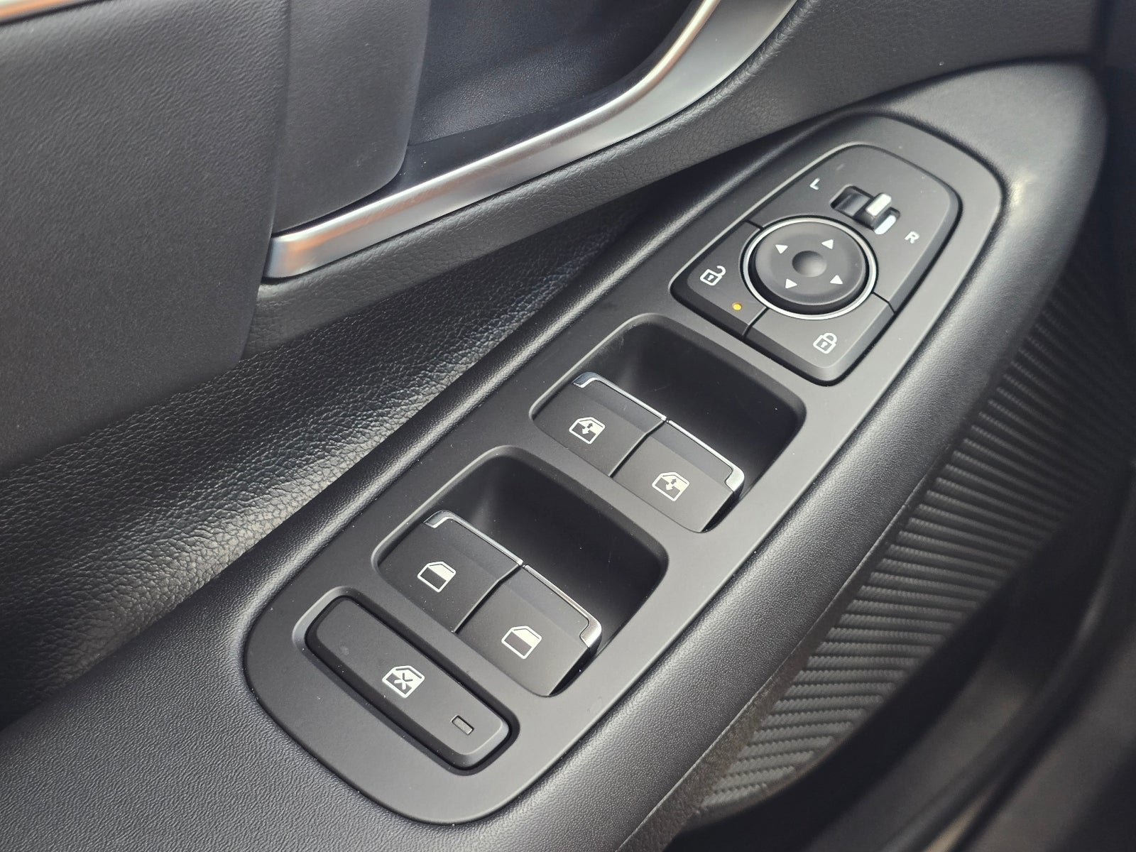 New 2026 Hyundai Sonata SEL FWD image 23