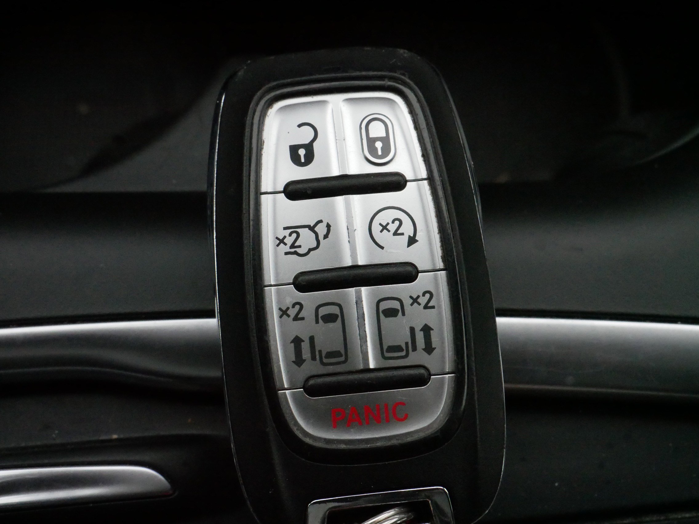 Used 2024 Chrysler Pacifica Touring-L image 32