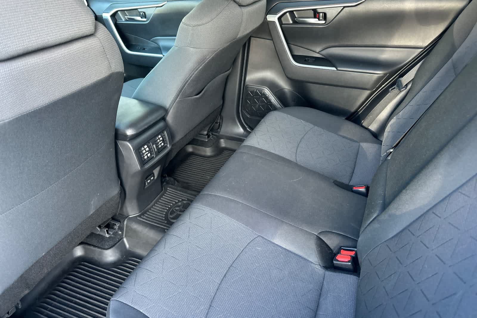 Used 2024 Toyota RAV4 XLE AWD/4WD image 13