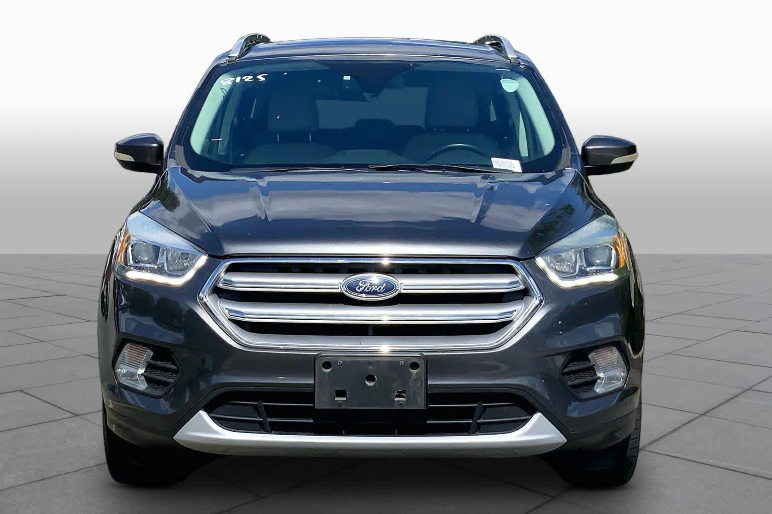 Used 2017 Ford Escape Titanium AWD/4WD image 4