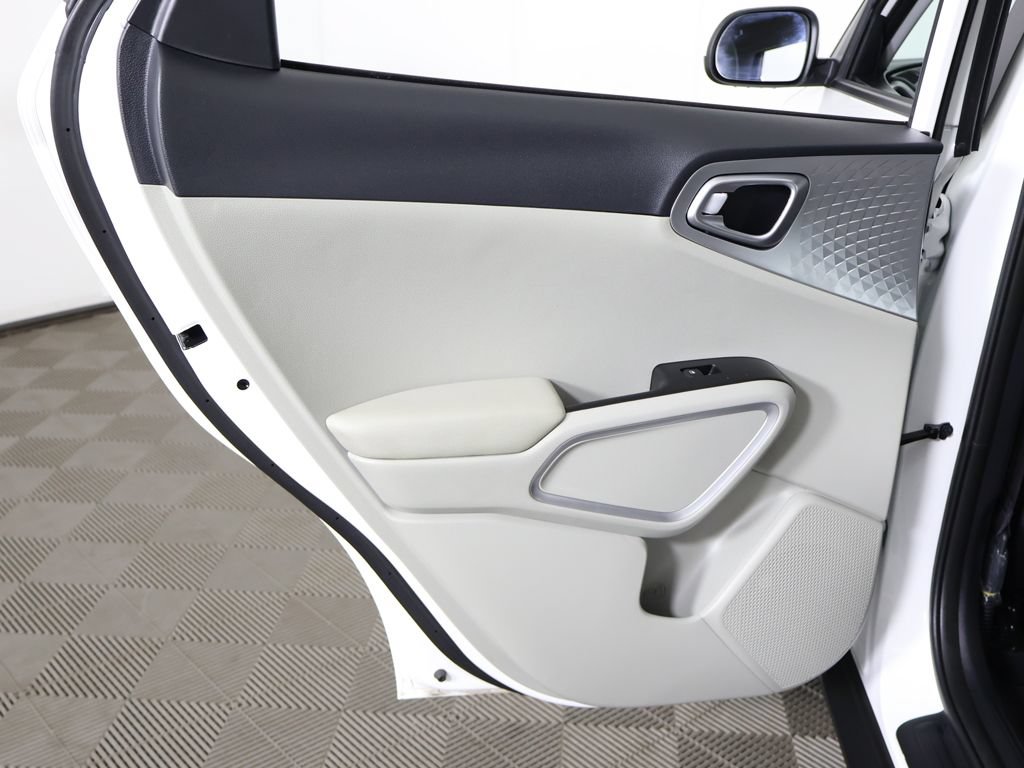 Certified 2023 Kia Soul LX w/ LX Technology Package FWD image 23