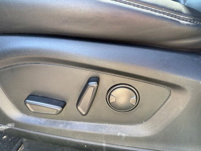 Used 2023 Ford Explorer XLT w/ Equipment Group 202A AWD/4WD image 26