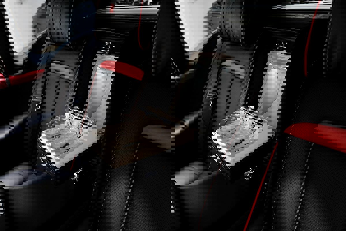 Used 2022 Rolls-Royce Cullinan Black Badge w/ Dark Exterior Package image 39