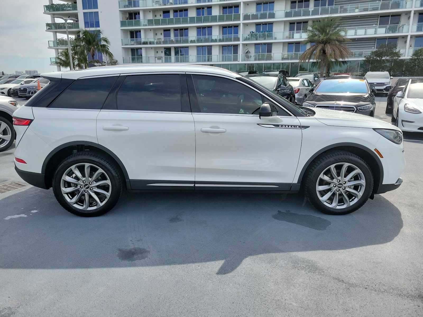 Used 2021 Lincoln Corsair AWD w/ Premium Package image 7