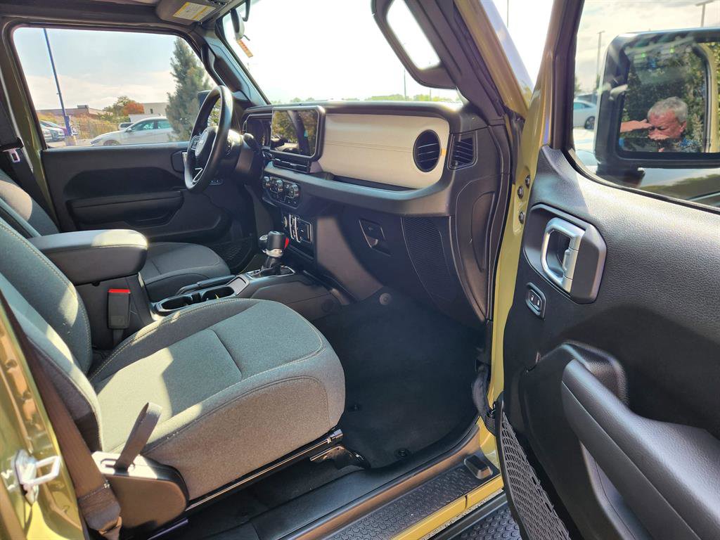 Used 2025 Jeep Wrangler Sport image 14