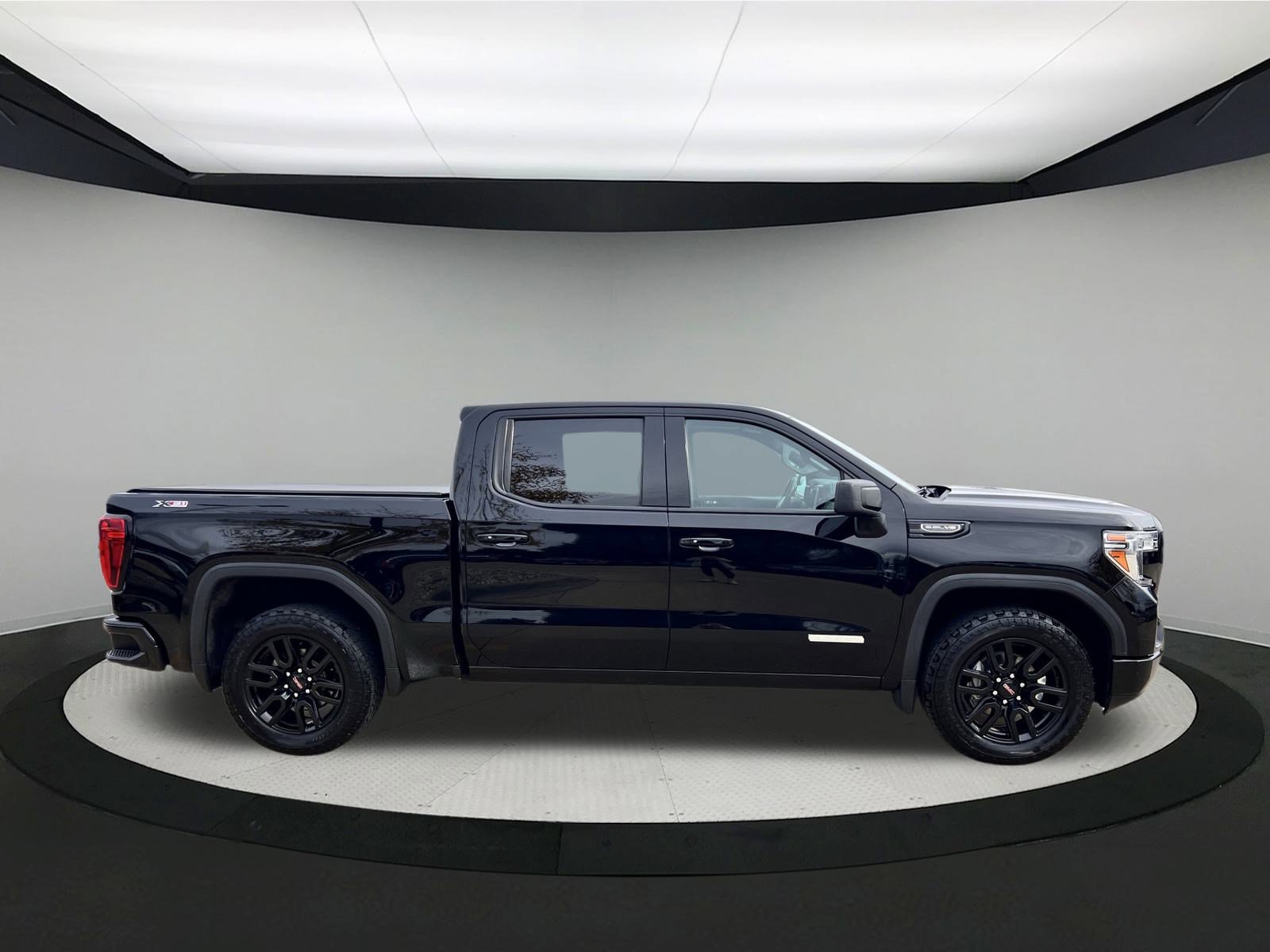 Used 2020 GMC Sierra 1500 Elevation w/ Elevation Value Package image 3