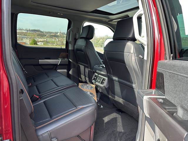 New 2026 Ford F250 Lariat w/ Black Appearance Package AWD/4WD image 18