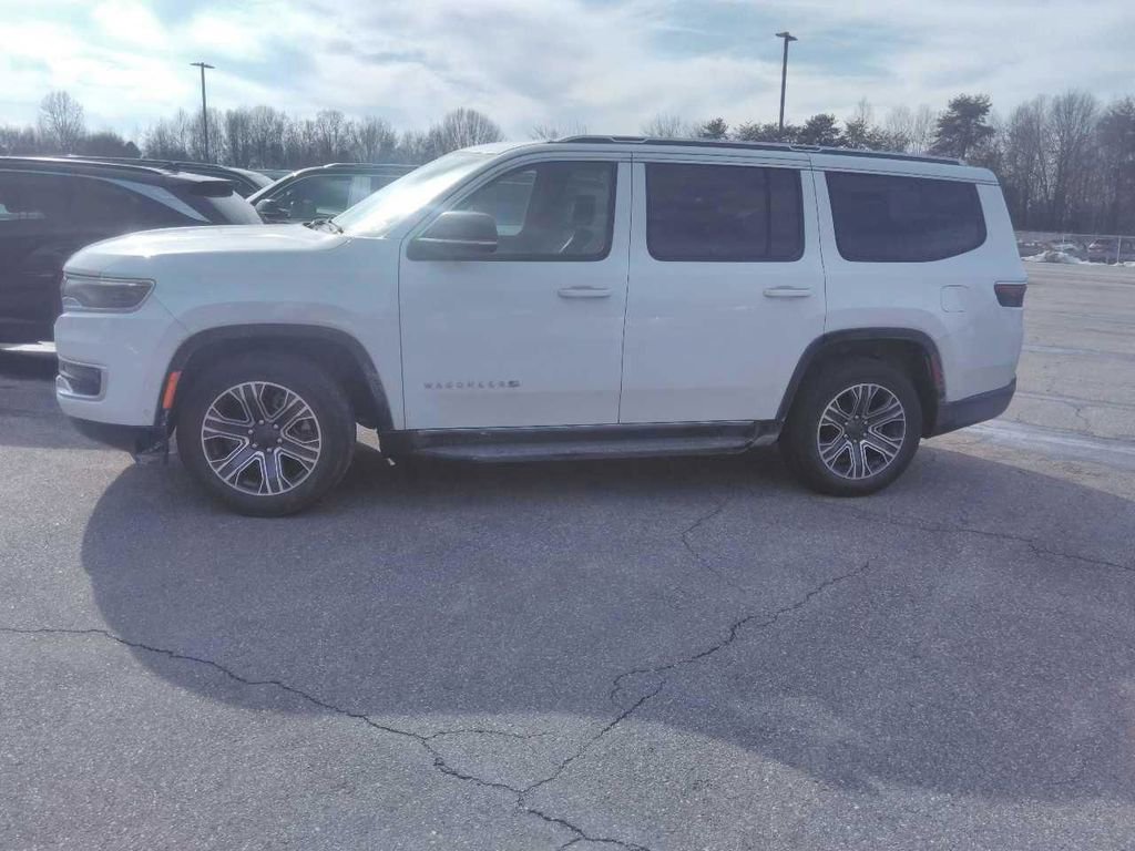 Used 2024 Jeep Wagoneer Series II w/ Flexible Seating Group image 3