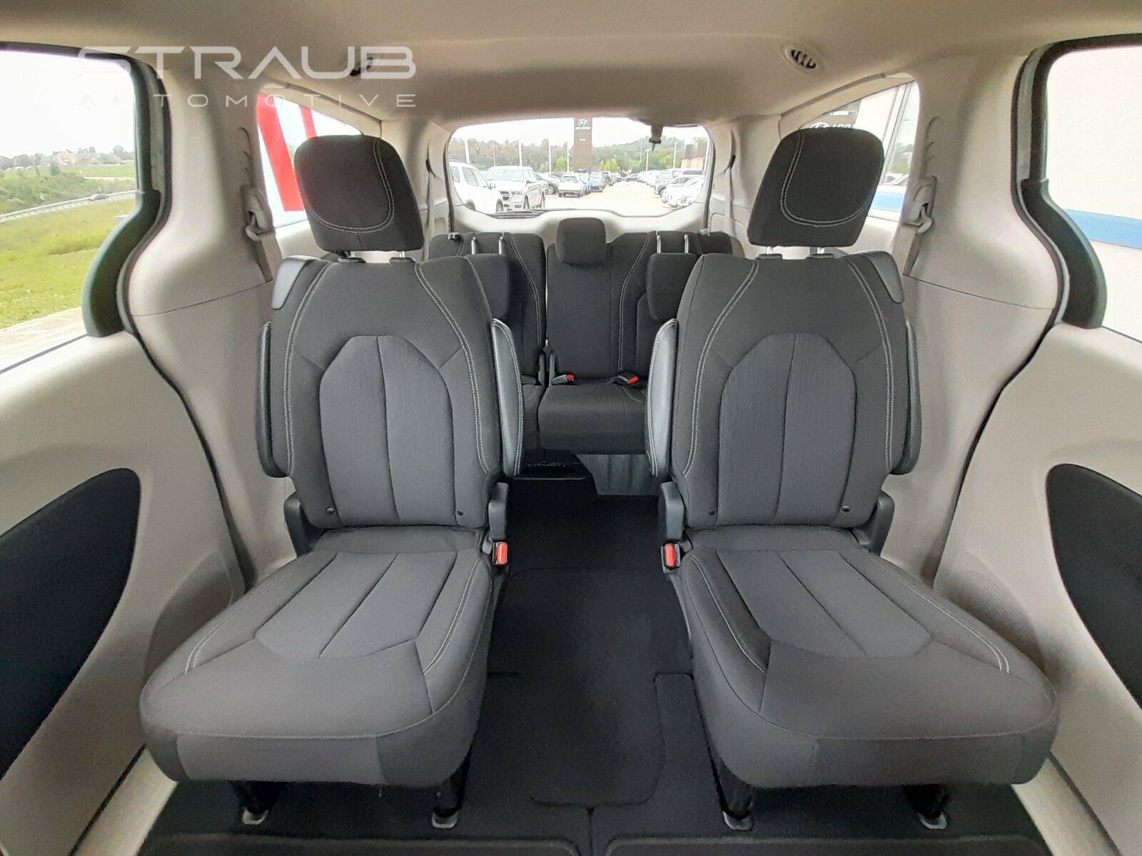 Used 2023 Chrysler Voyager LX FWD image 40