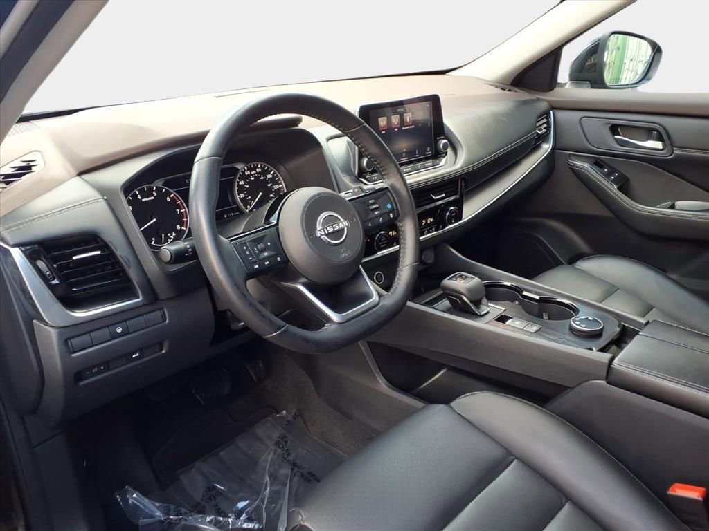 Used 2022 Nissan Rogue SV w/ SV Premium Package image 11