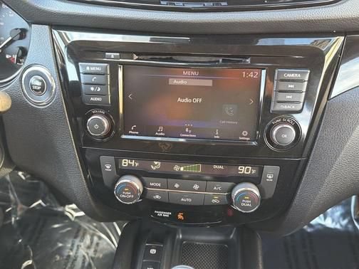 Used 2022 Nissan Rogue Sport SV w/ Technology Package AWD/4WD image 17