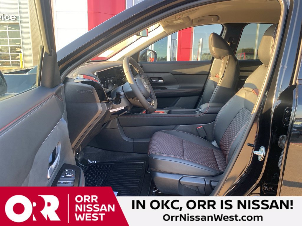 New 2026 Nissan Kicks SR w/ Cold Weather Package AWD/4WD image 14
