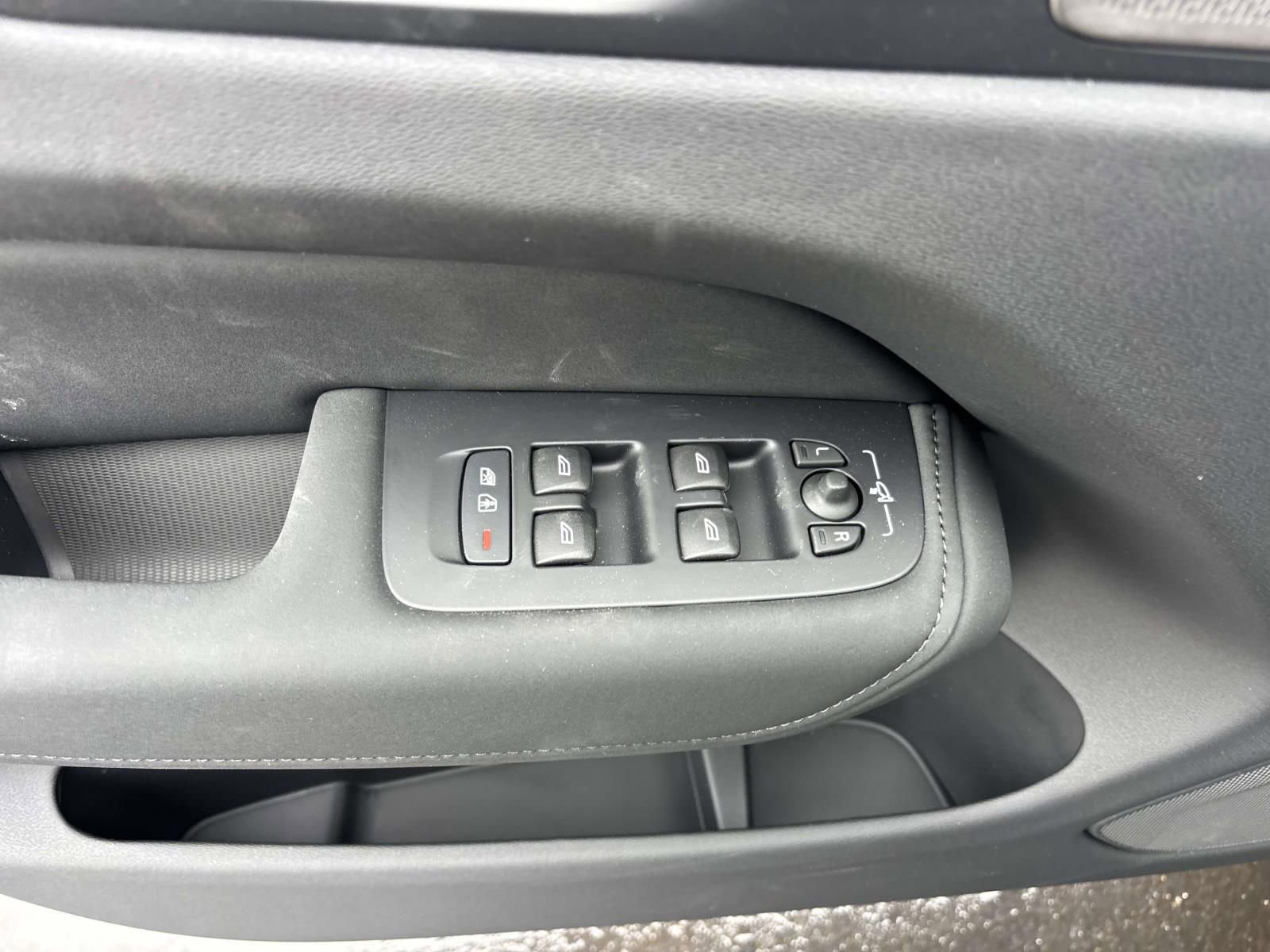 New 2026 Volvo XC60 B5 Plus w/ Protection Package Premier image 13