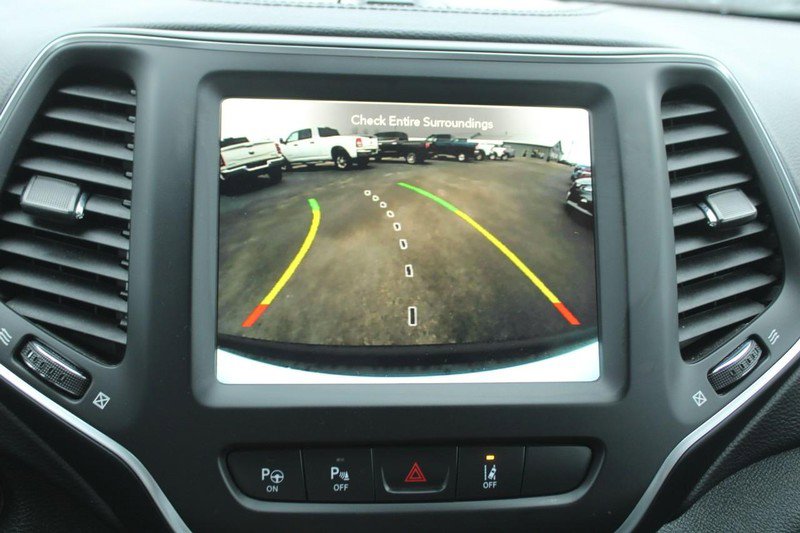 Used 2023 Jeep Cherokee Altitude Lux image 21