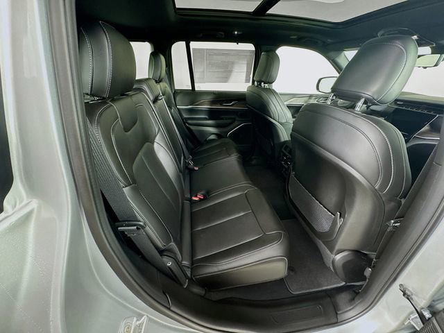 New 2025 Jeep Grand Cherokee Limited image 32