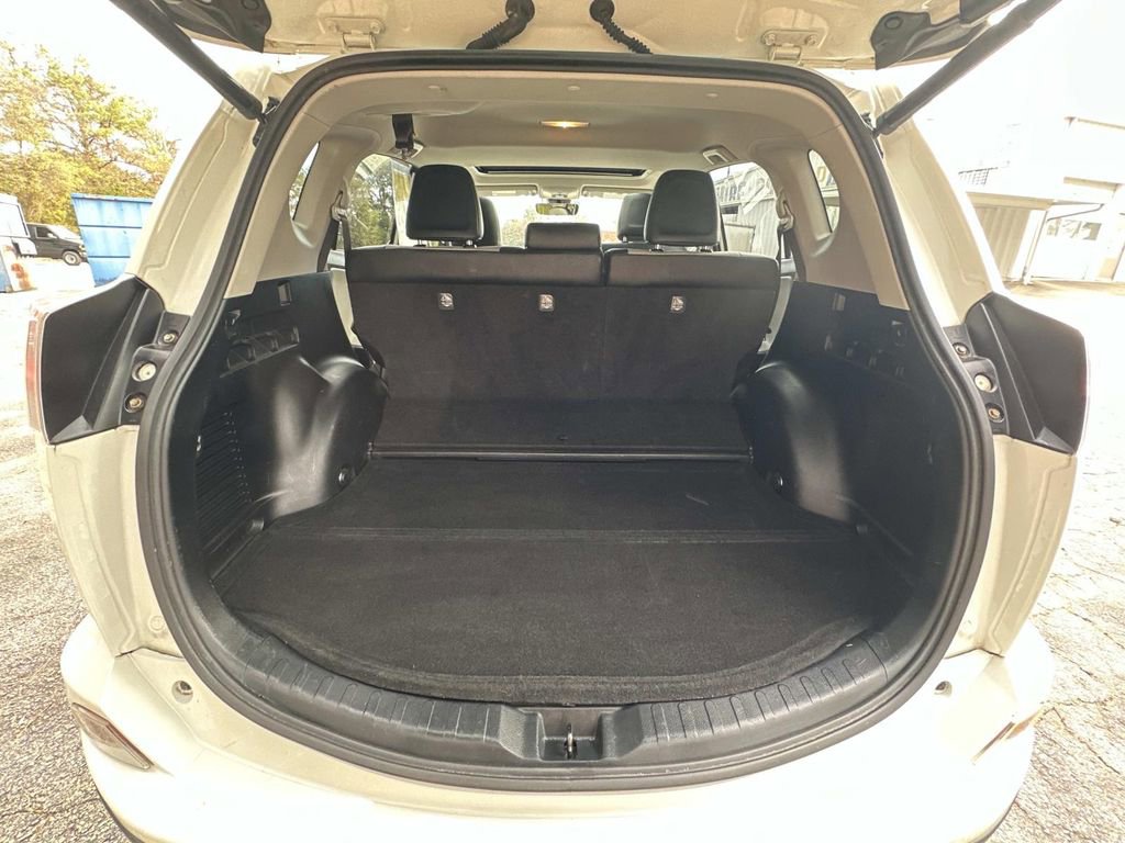 Used 2018 Toyota RAV4 Limited image 18