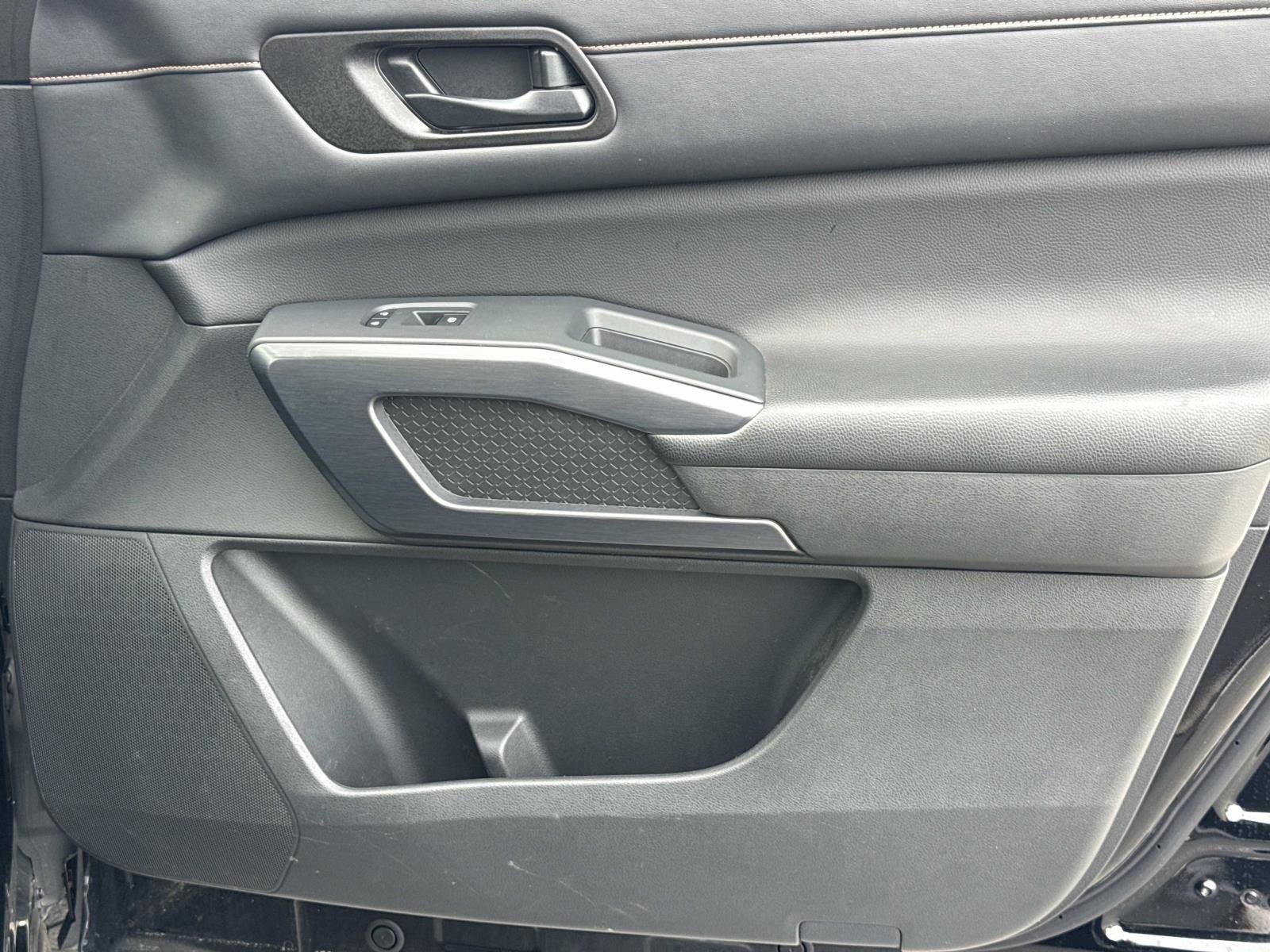 Used 2023 Nissan Pathfinder Rock Creek image 24