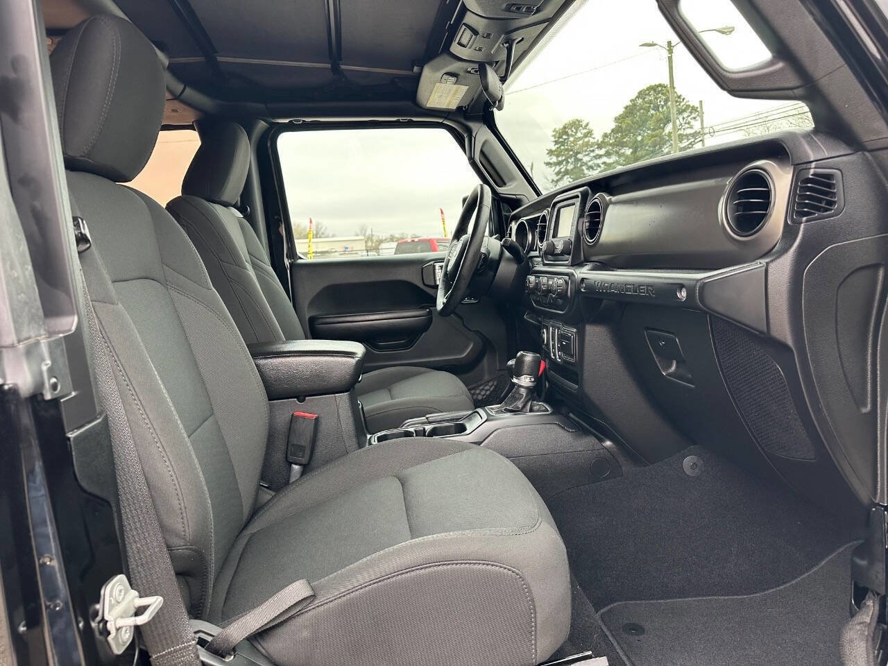 Used 2018 Jeep Wrangler Sport image 26