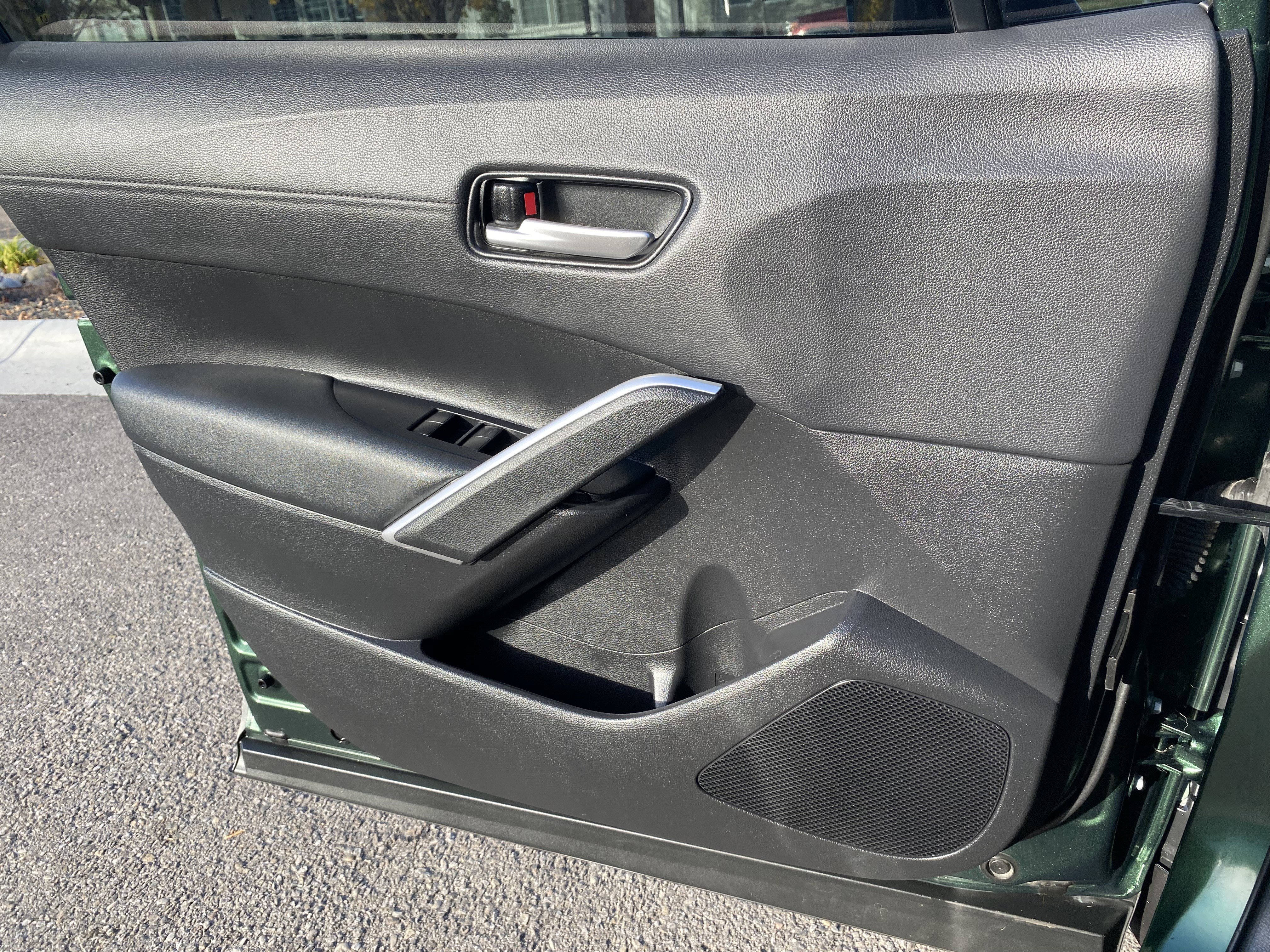 Used 2022 Toyota Corolla Cross XLE image 17