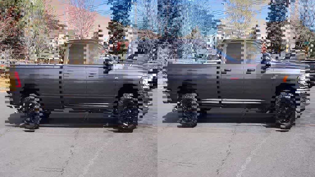 Used 2024 RAM 2500 Tradesman w/ Chrome Appearance Group image 2