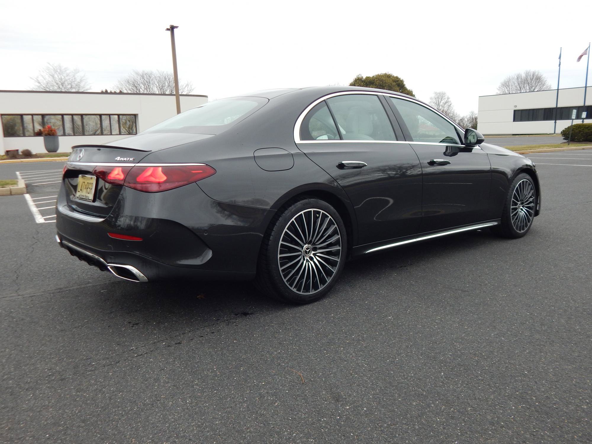 Used 2024 Mercedes-Benz E 450 SEDAN 4-DR image 4