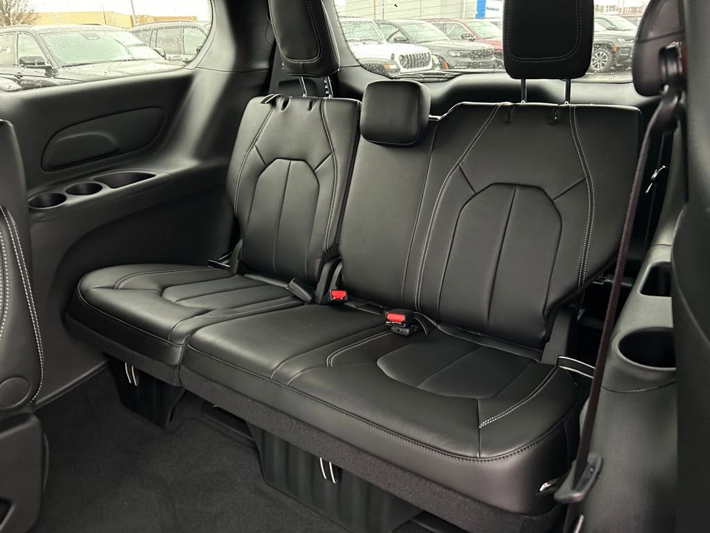 New 2026 Chrysler Voyager LX image 26