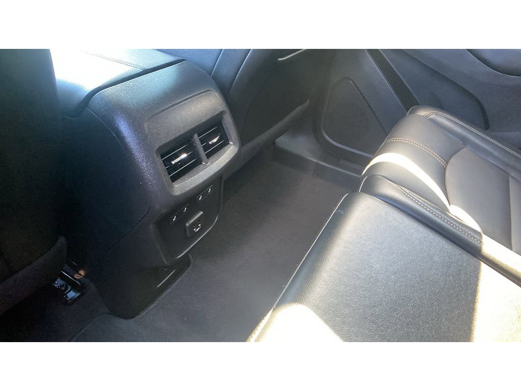 Used 2023 Chevrolet Equinox Premier image 18