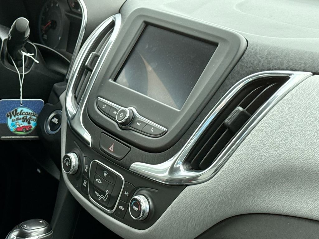 Used 2020 Chevrolet Equinox LS image 12
