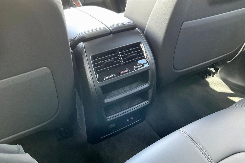 New 2026 BMW X5 xDrive40i w/ M Sport Package AWD/4WD image 10