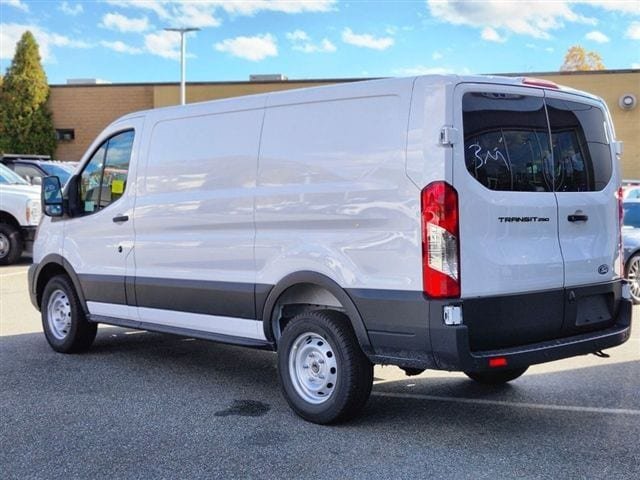 New 2026 Ford Transit 250 Low Roof RWD image 3