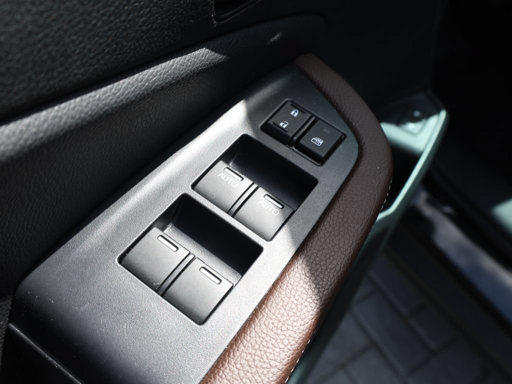 Used 2025 Honda Passport EX-L image 12