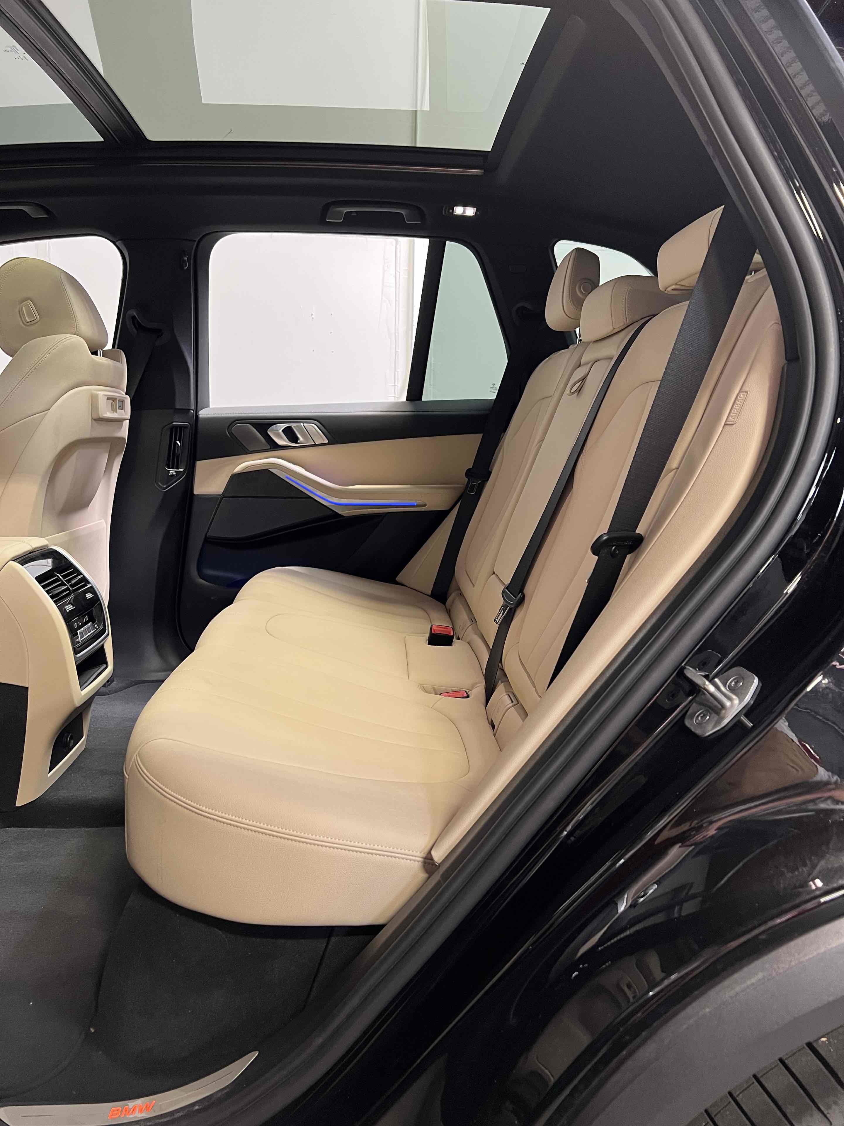 Used 2021 BMW X5 sDrive40i w/ Premium Package RWD image 36