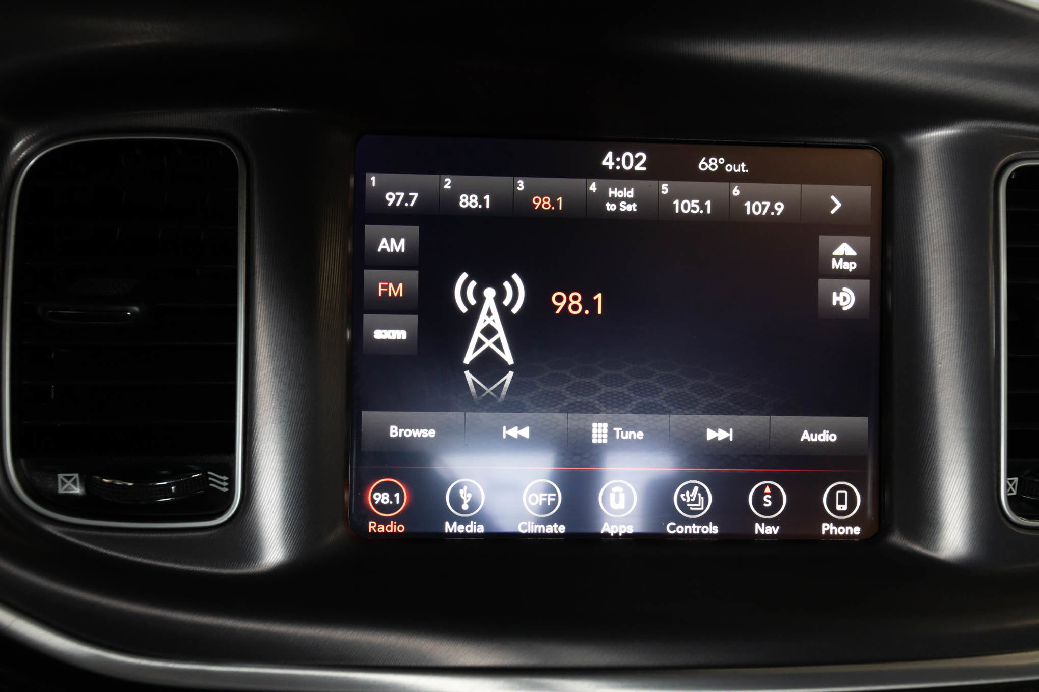 Used 2019 Dodge Charger SXT w/ Plus Group AWD/4WD image 25
