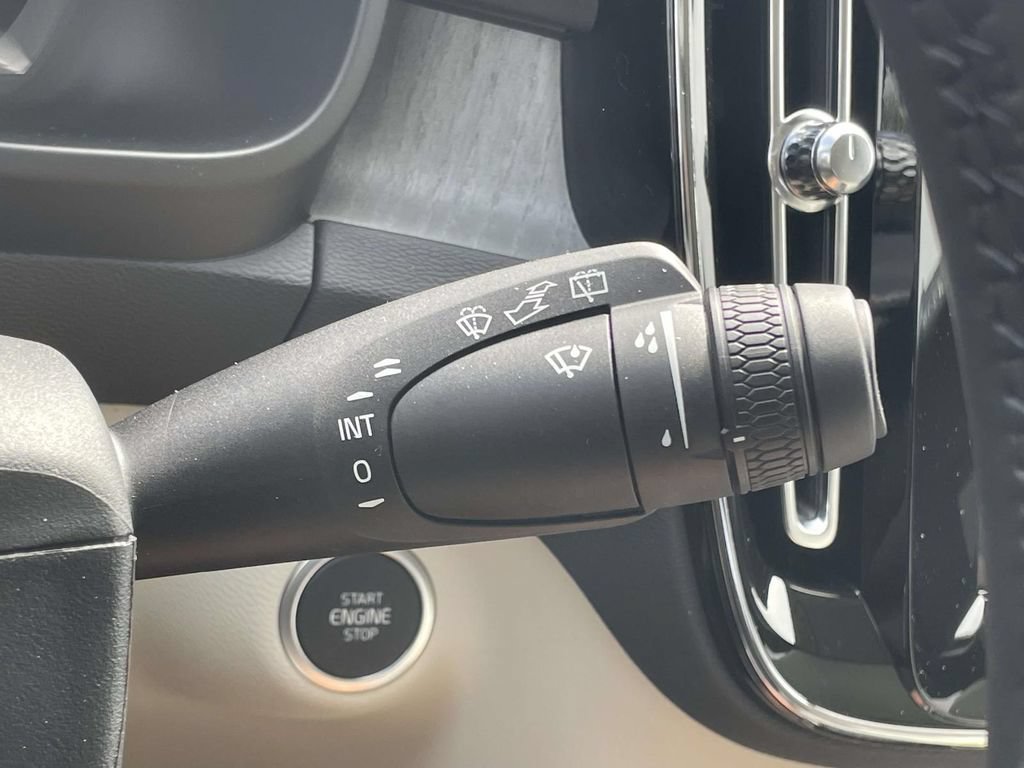 New 2026 Volvo XC40 B5 Plus w/ Protection Package Premier AWD/4WD image 13
