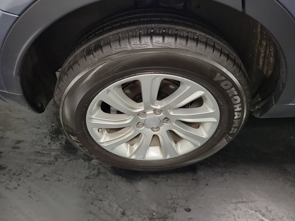 Used 2019 Land Rover Discovery Sport SE AWD/4WD image 12