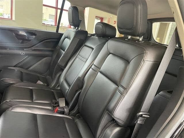 Used 2023 Lincoln Aviator AWD image 31