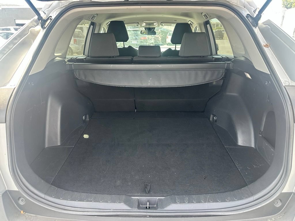 Used 2024 Toyota RAV4 XLE AWD/4WD image 6