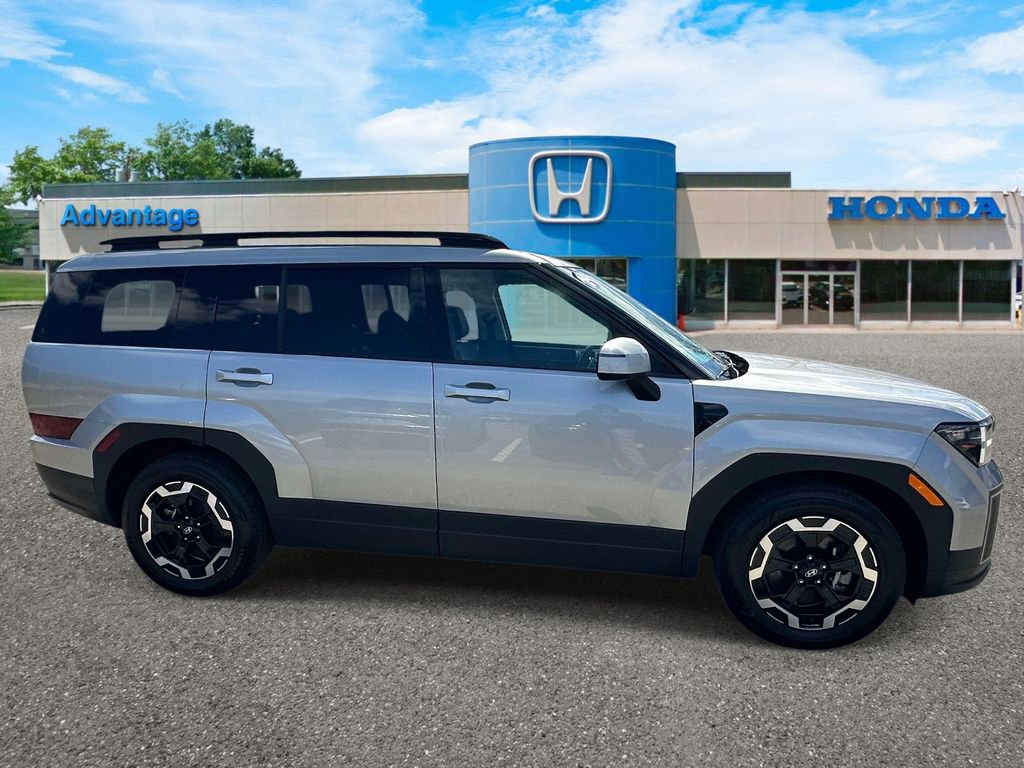 Used 2024 Hyundai Santa Fe SEL image 3