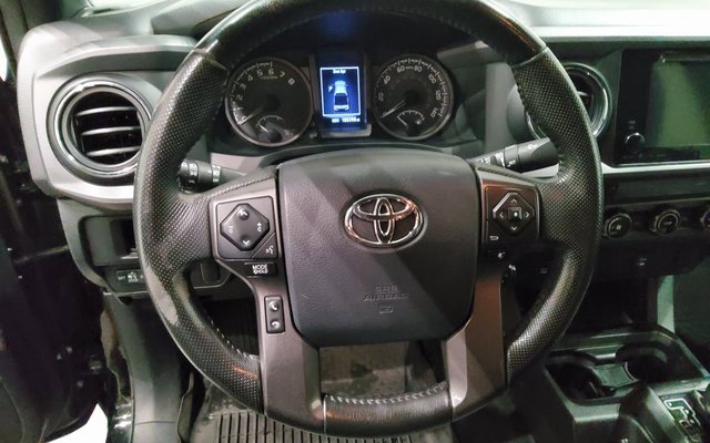 Used 2016 Toyota Tacoma TRD Off-Road image 17