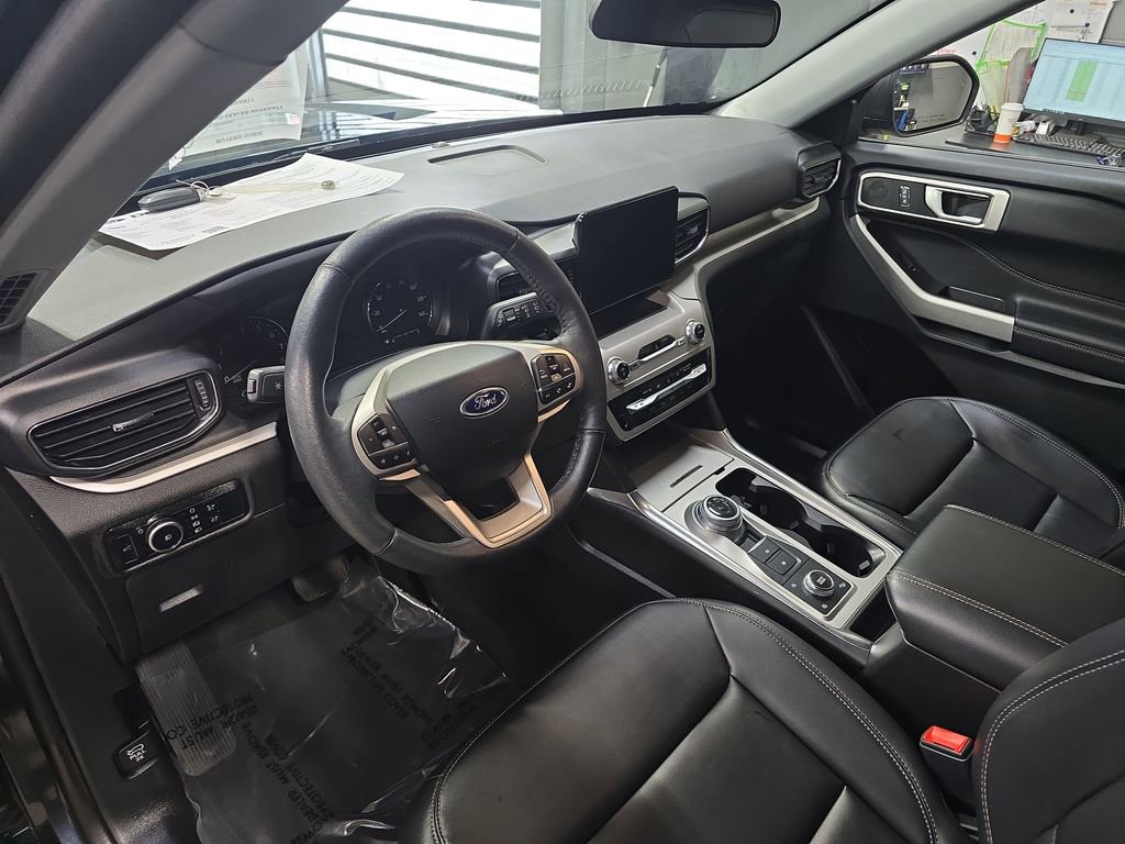 Used 2023 Ford Explorer XLT w/ Equipment Group 202A image 19