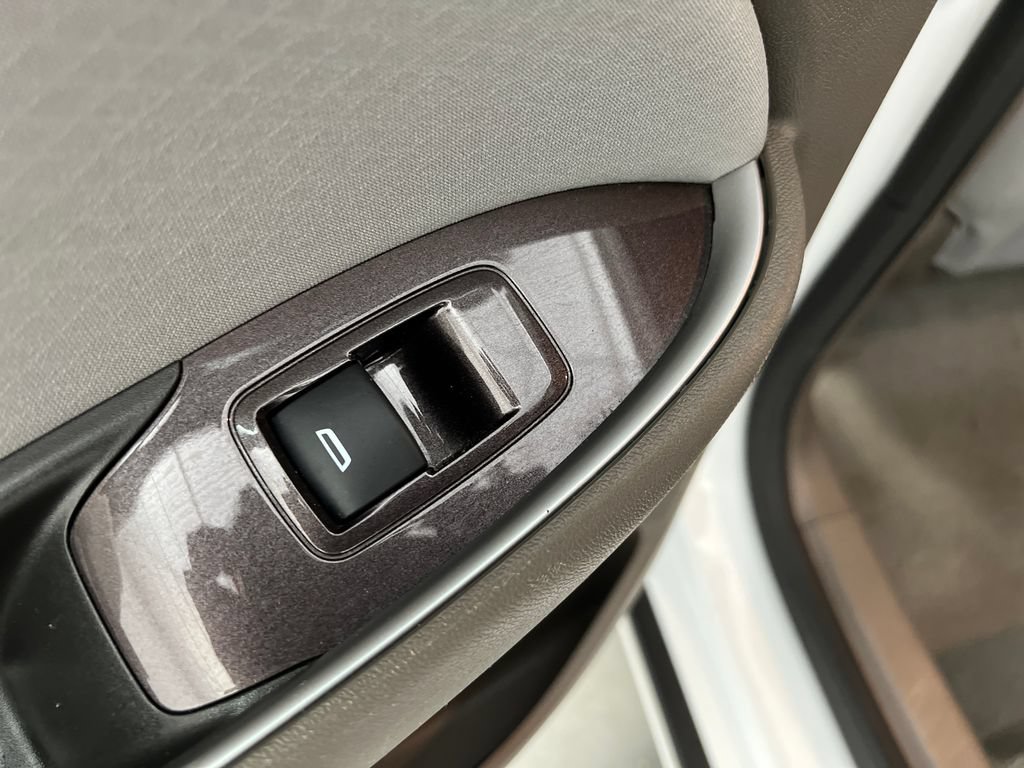 Used 2025 Chevrolet Malibu LT FWD image 19