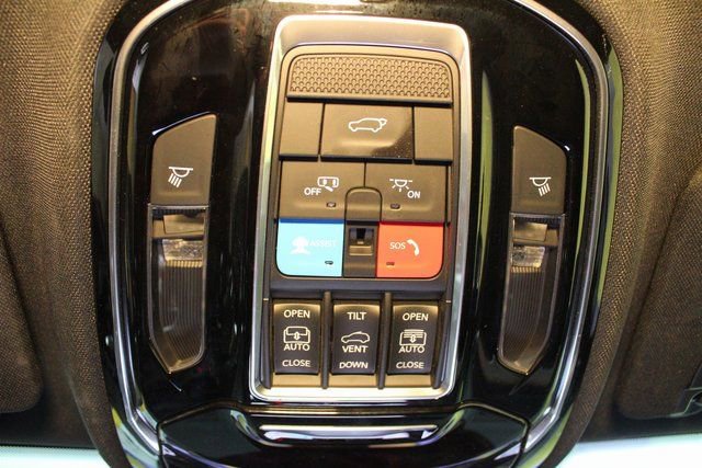 Used 2021 Jeep Grand Cherokee L Summit w/ Luxury Tech Group V image 33