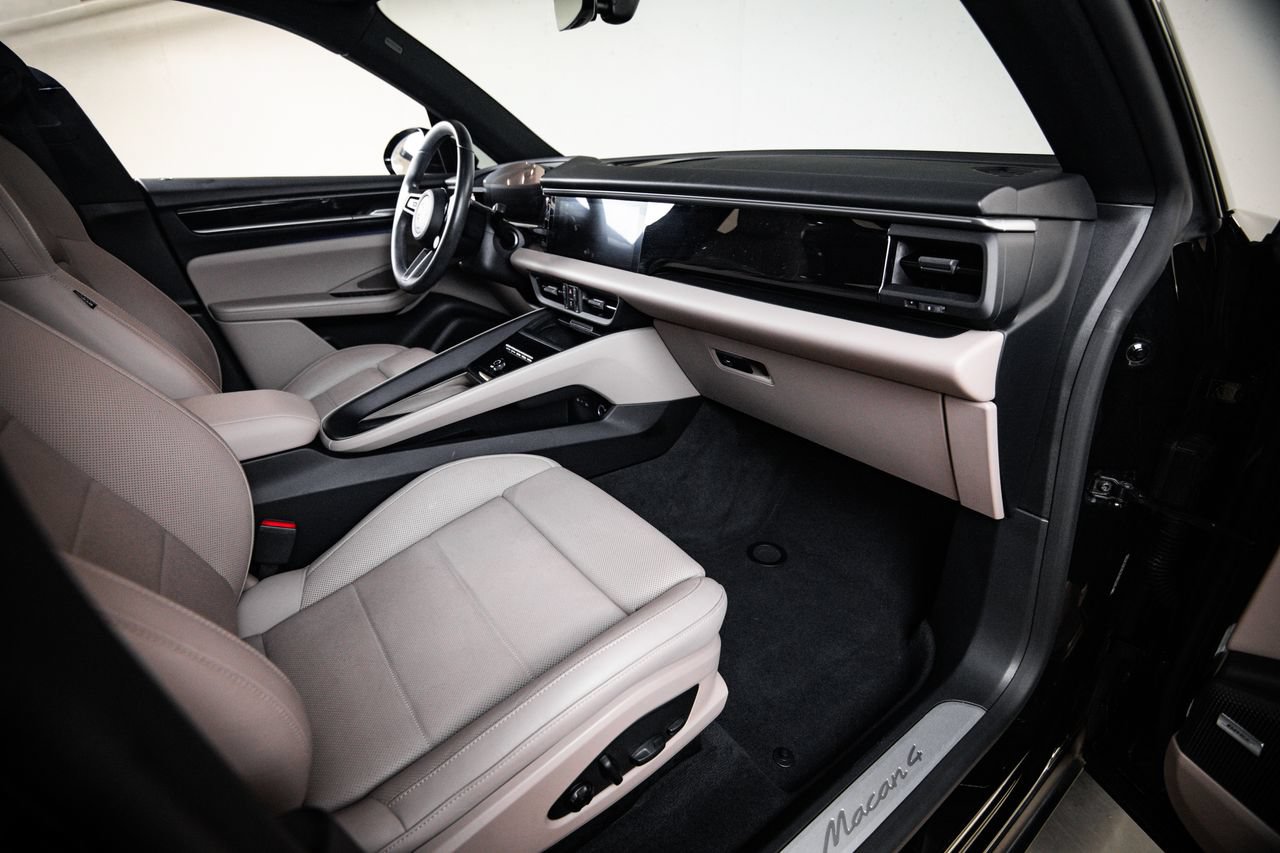 Certified 2024 Porsche Macan 4 Electric AWD/4WD image 28