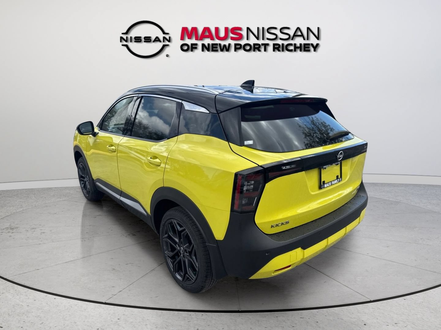 New 2026 Nissan Kicks SR w/ SR Premium Package FWD image 6