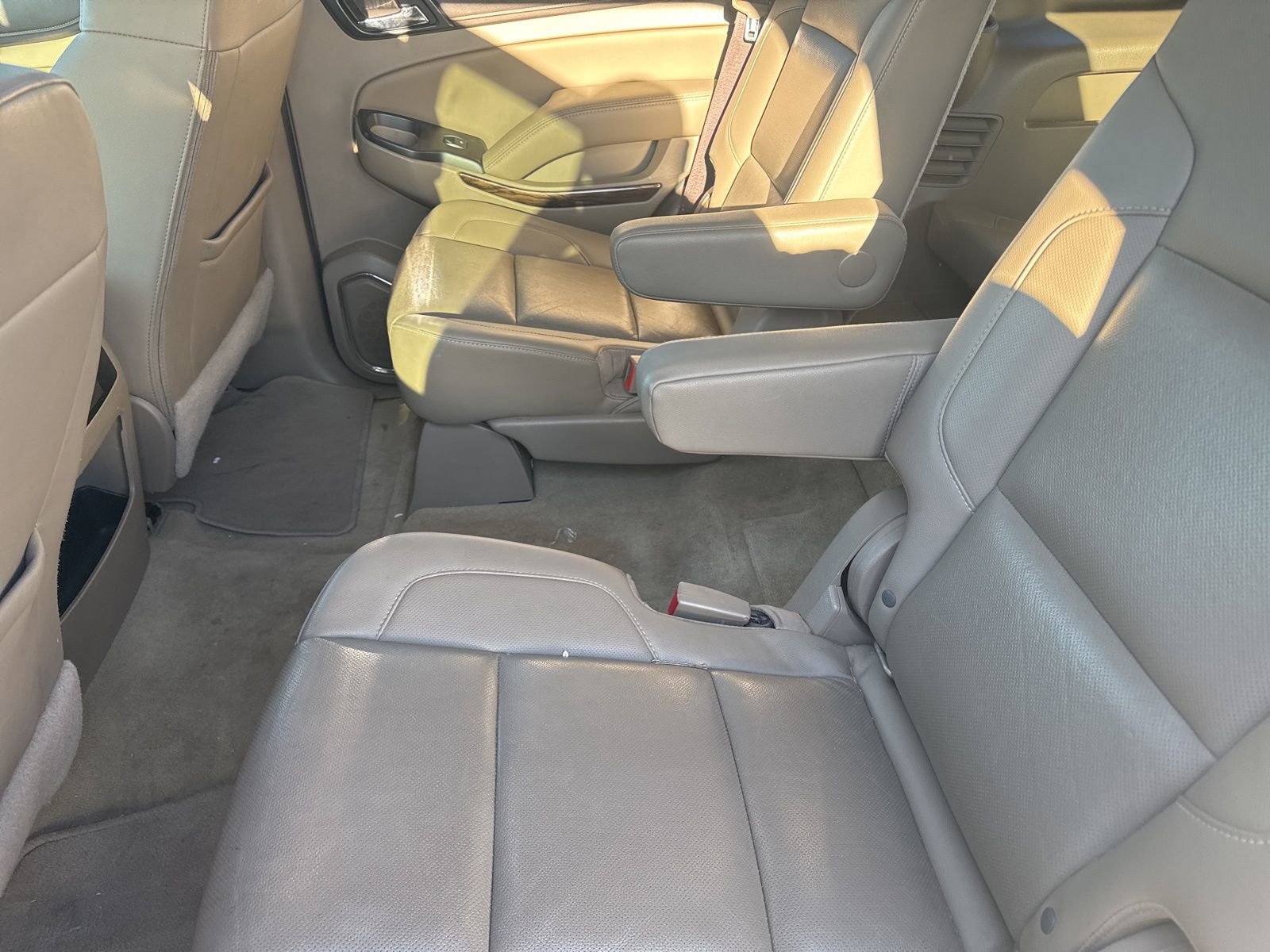 Used 2017 GMC Yukon SLT w/ Premium Edition image 10